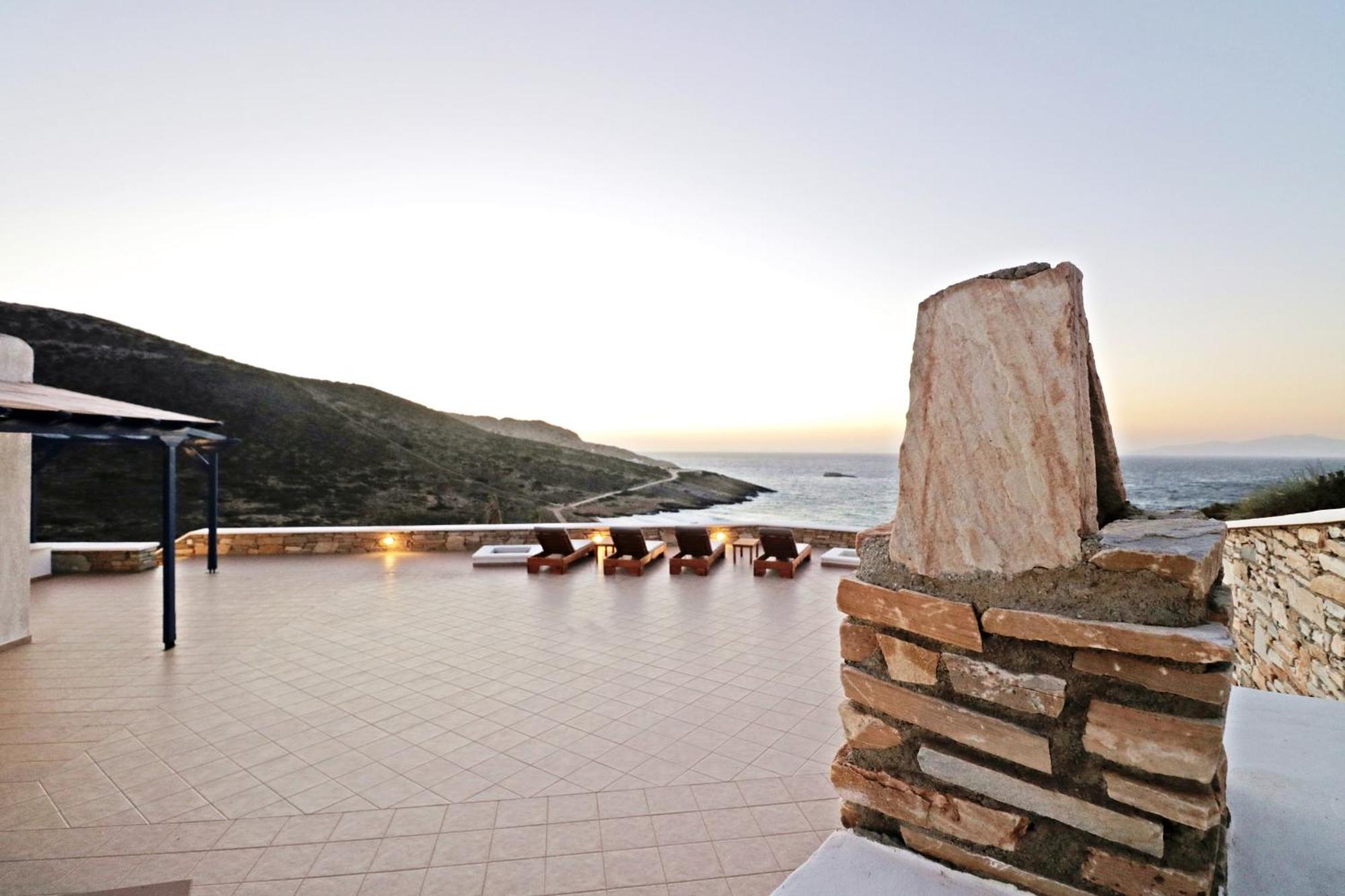 Unique Off Grid Seafront Villa Chora de Ios Exterior foto