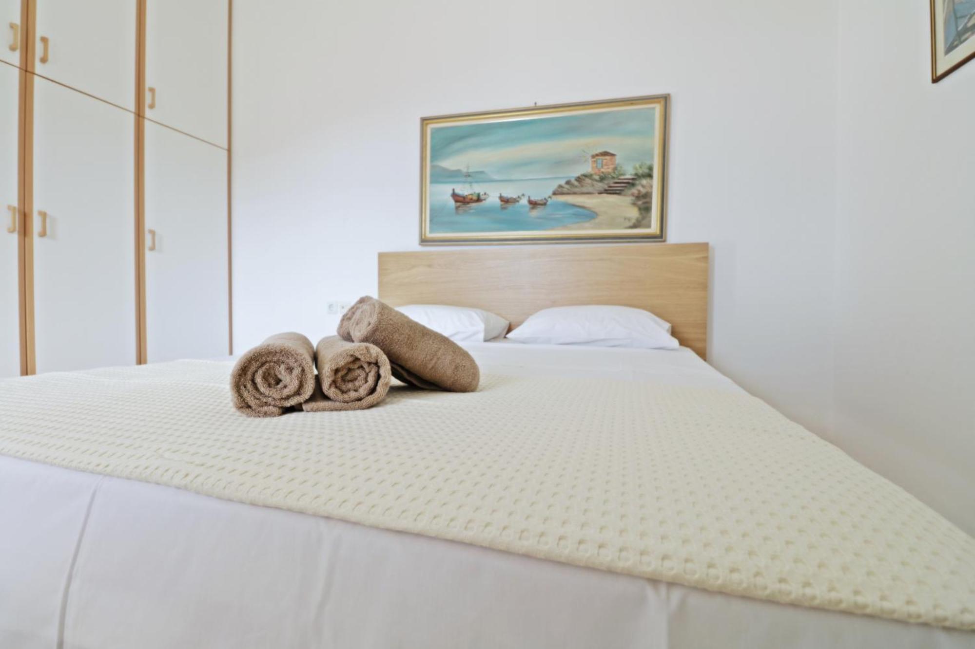Unique Off Grid Seafront Villa Chora de Ios Exterior foto