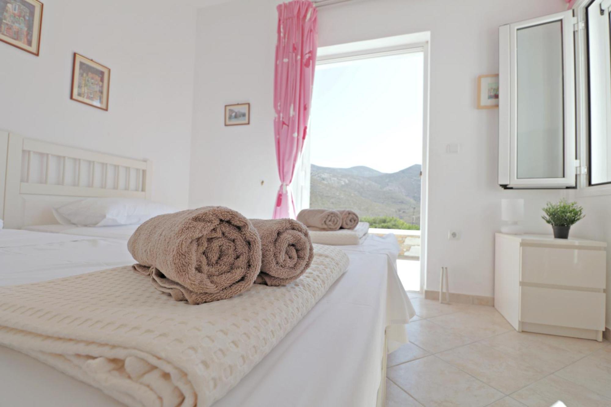 Unique Off Grid Seafront Villa Chora de Ios Exterior foto